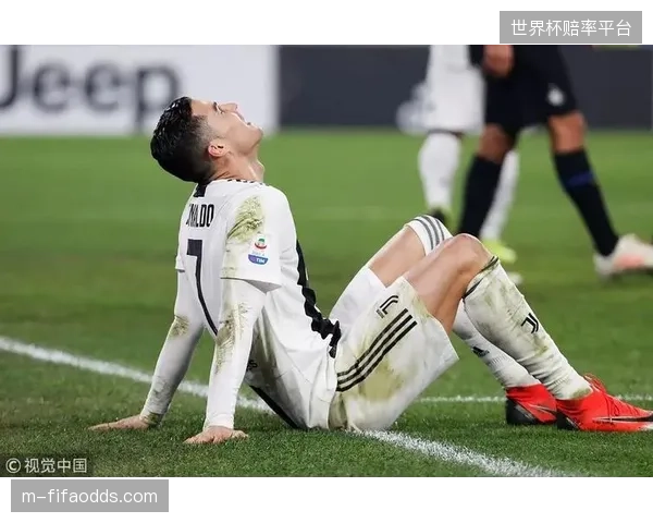 乔纳森·戴维在尤文图斯的射门转化率面临考验,国家队需为其提供更多战术支持。 乔纳森·戴维在尤文图斯的射门转化率面临考验,国家队需为其提供更多战术支持。
